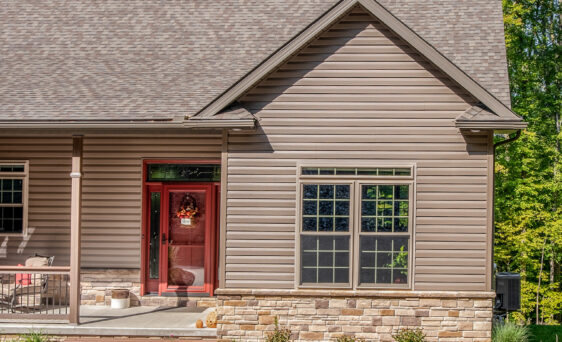 HeartTech vinyl super polymer siding in the color Pueblo