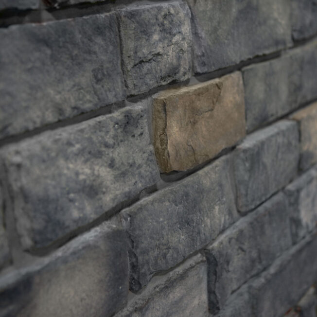 Closeup of ProVia Edge Cut™ Stone Veneer in the color Admiral